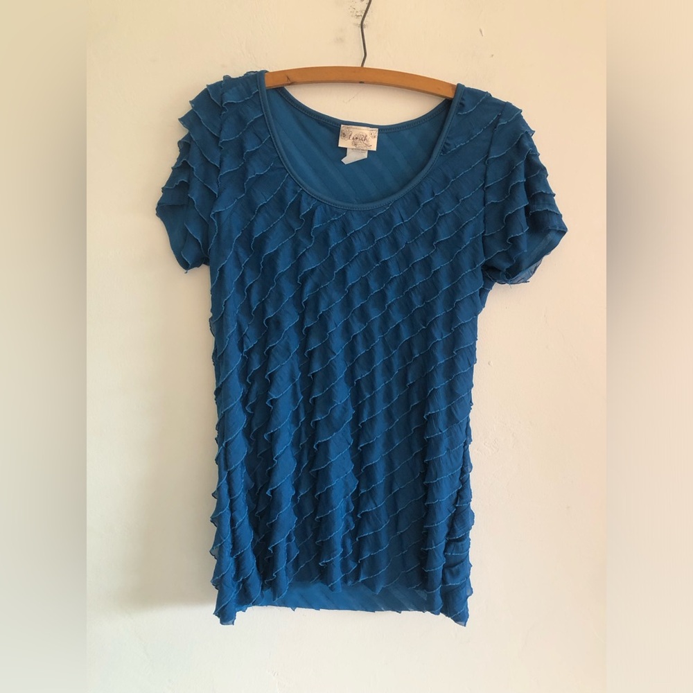 Lavish Blouse Women's Size M Blue Layered Short Sleeve Shirt